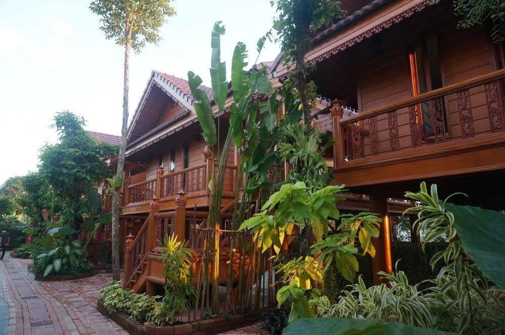 Ruen Tai Boutique Villa Phuket Exterior foto